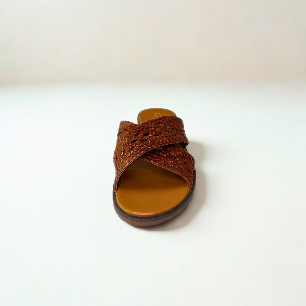 Gia tan LEATHER WEAVE cross over sandal