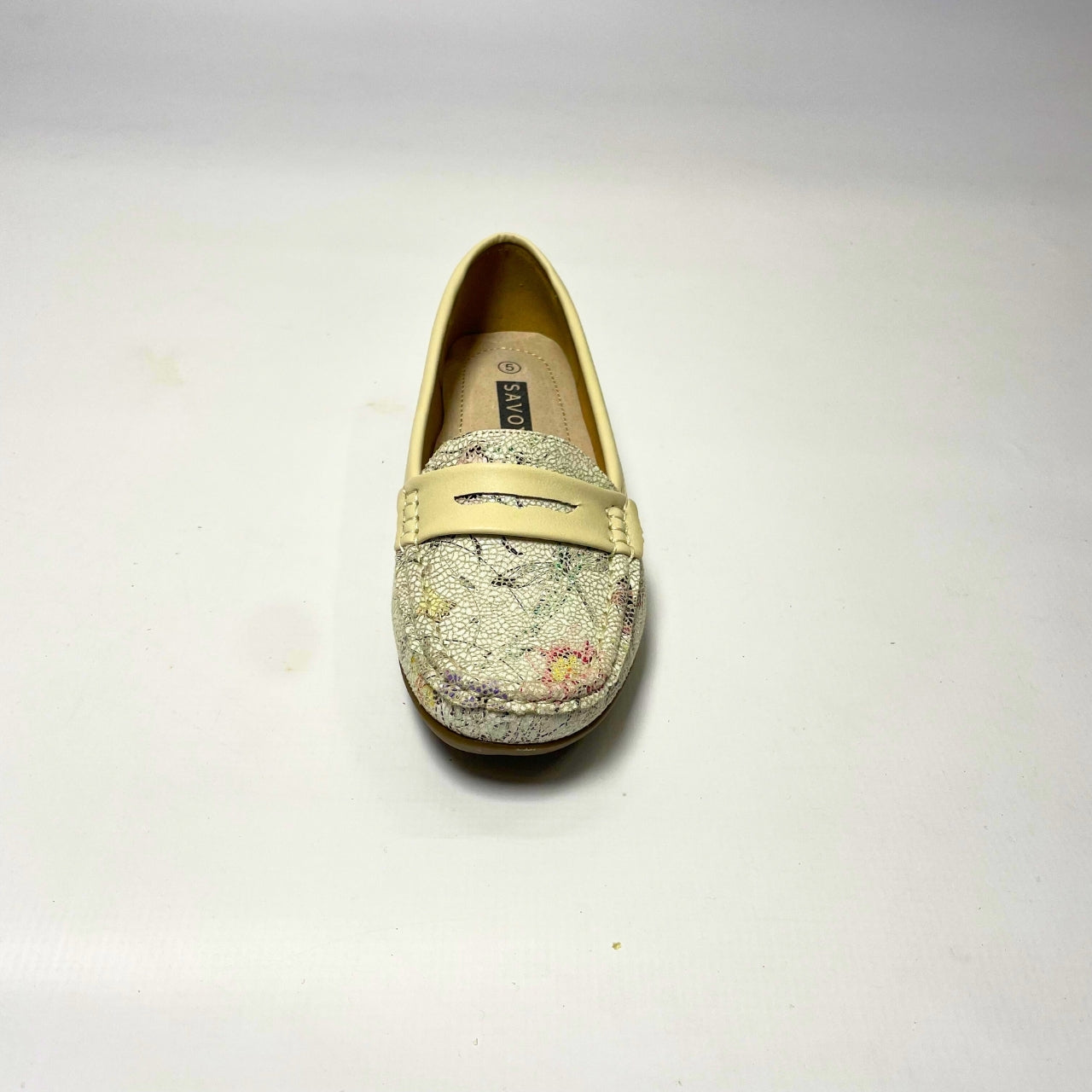 Cushion Walk Beige Floral Moccasin – soft-textured slip-on shoe featuring a pastel floral print design. Includes a comfort inner sole for all-day wear and a flexible, lightweight sole for extra comfort. Perfect for casual outings, work, and travel. 4