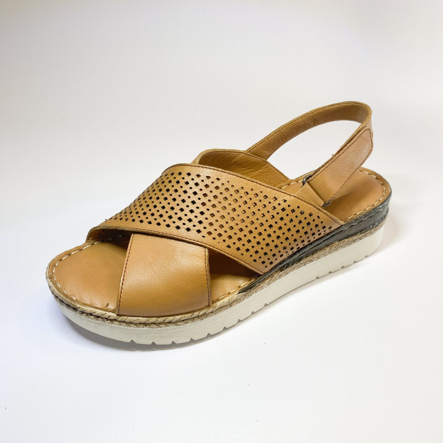 Gia tan leather sandal