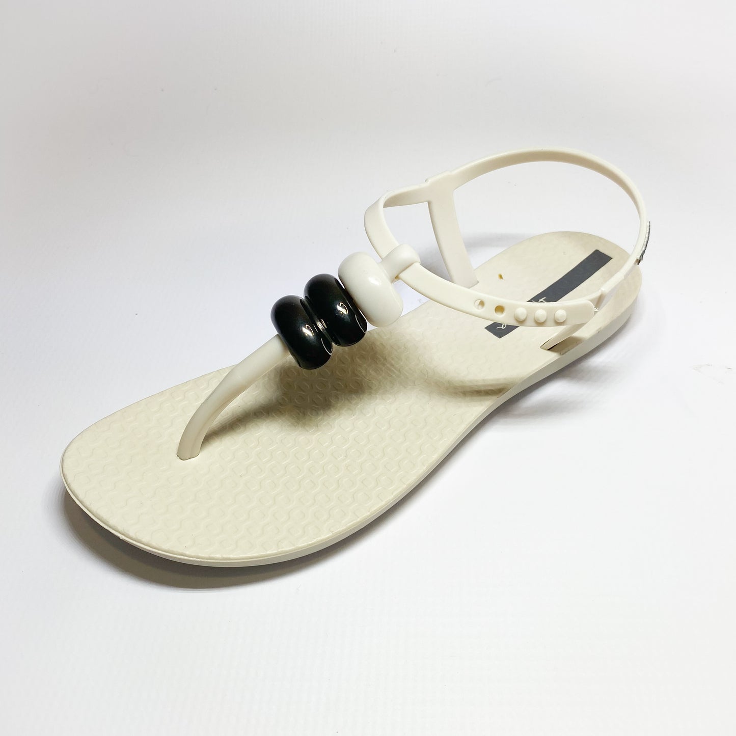 Ipanema beige trim sandal
