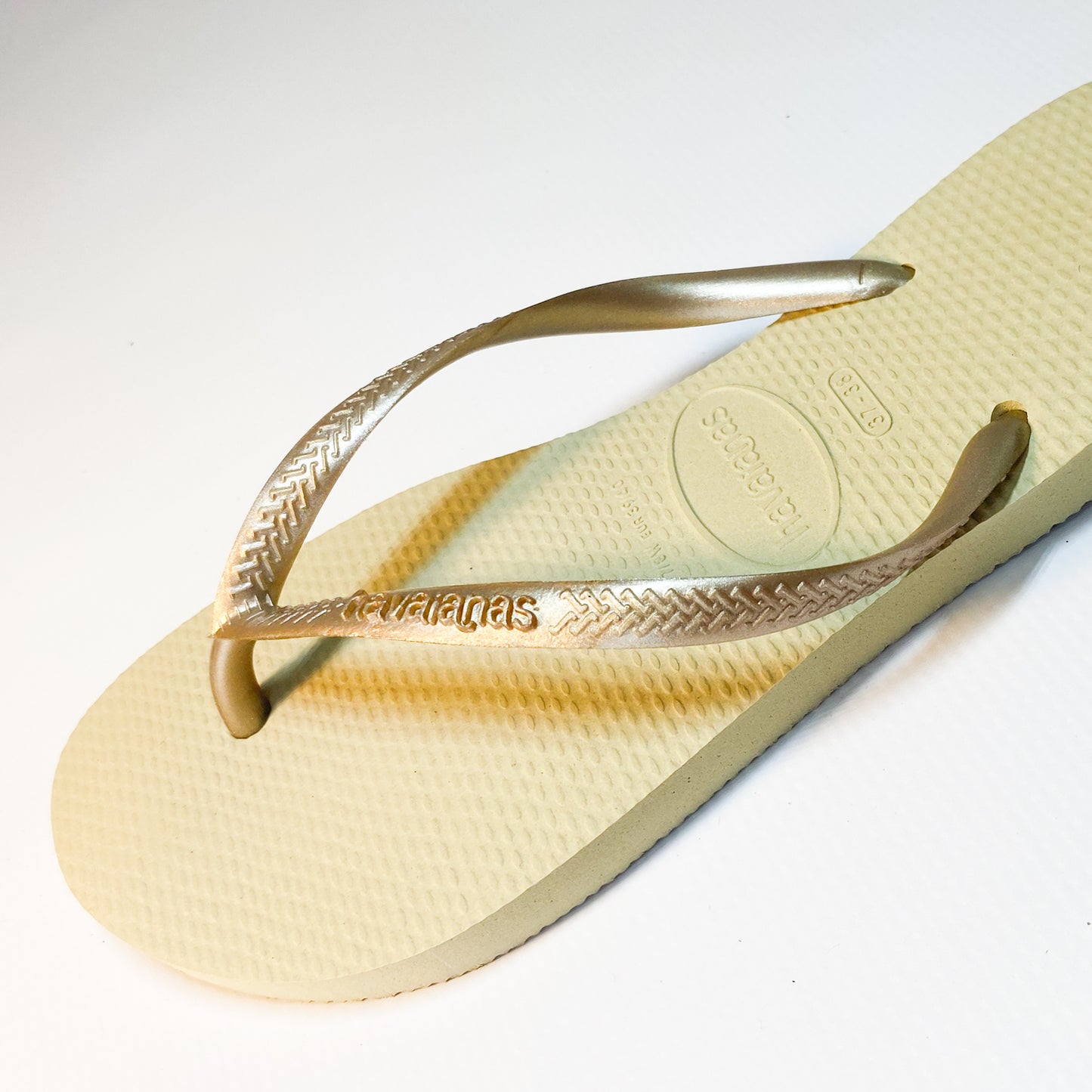 Havaianas gold slim thongs