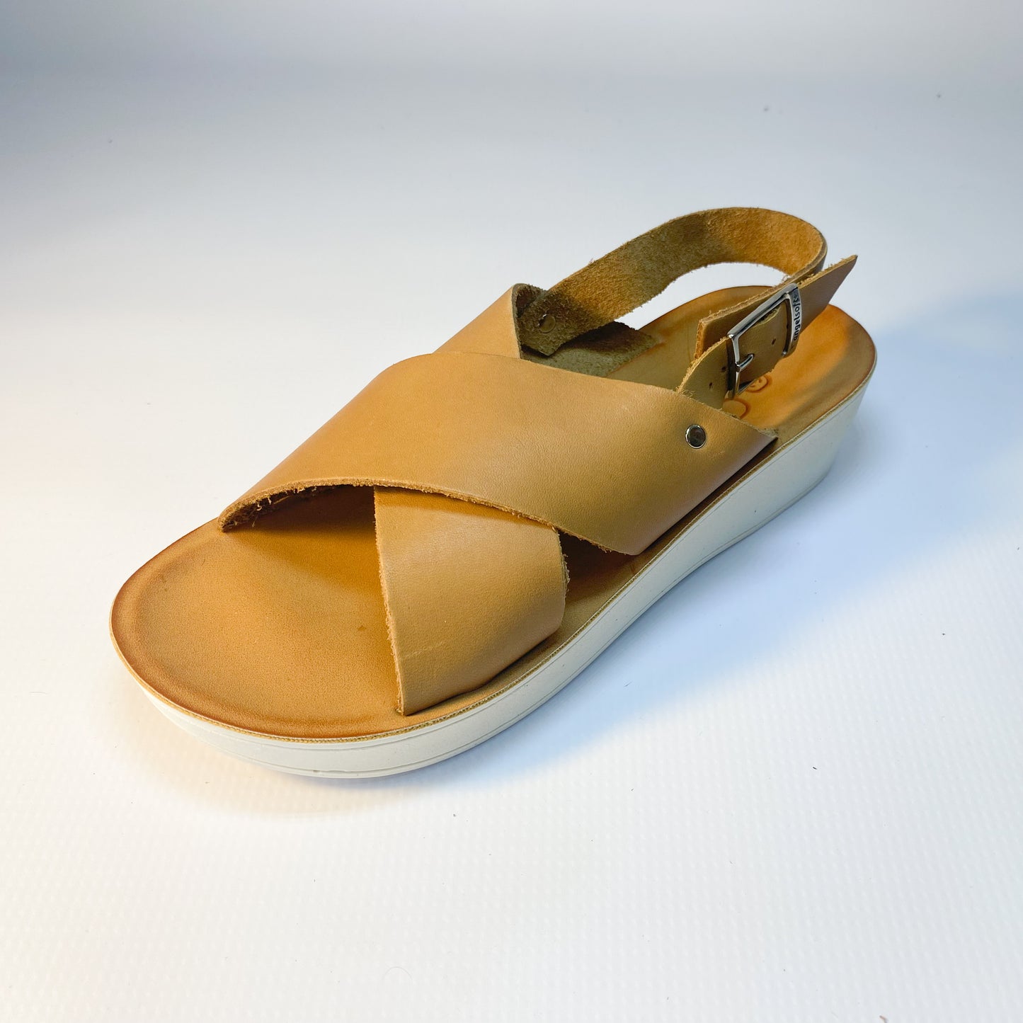 Gia tan leather crossover