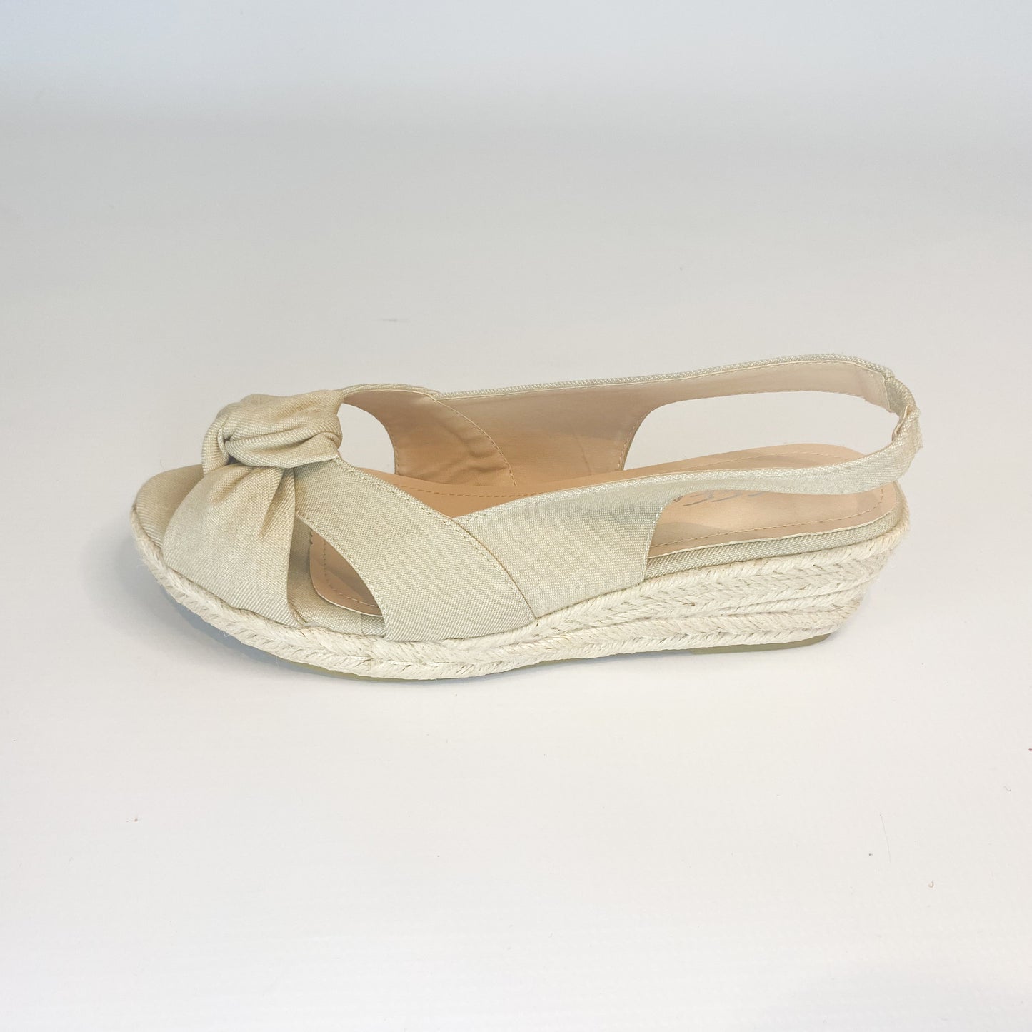 Geena beige knotted slingback wedge