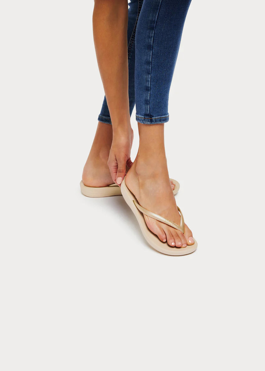 Fitflop Iqushion Ergonomic Flip-flops - Gold