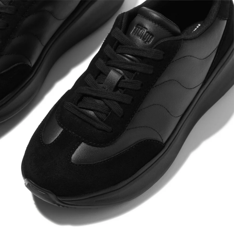 Fitflop Black T-toe Wave Leather/suede Sneaker – front view