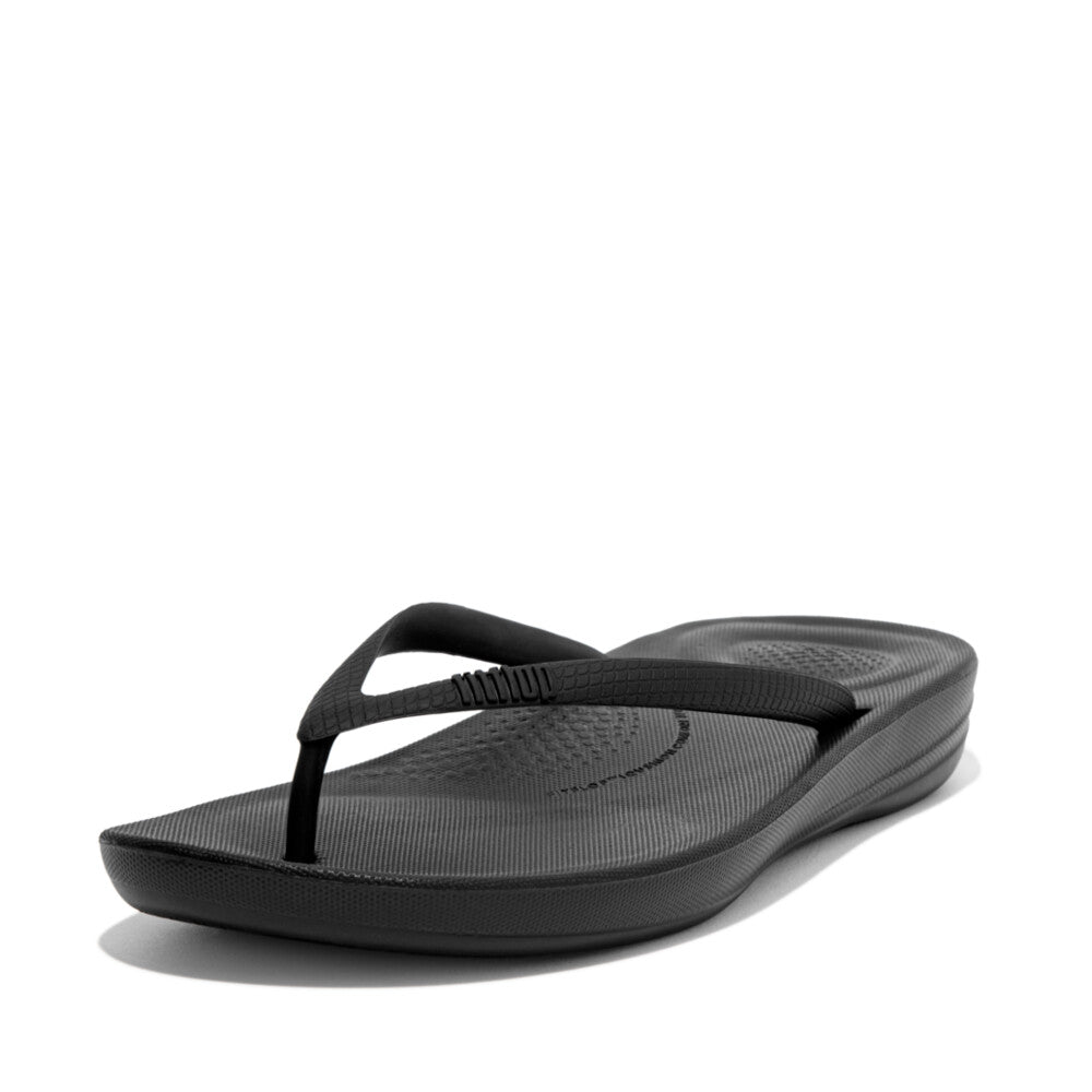 Fitflop Iqushion Ergonomic Flip-flops - All Black, angled view