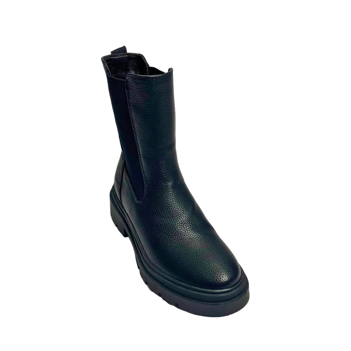 Jumbo 3/4 Black Chelsea Boot – premium synthetic leather upper in deep black. Features a chunky lug sole for added height and durability, with a rounded toe for a classic look. Elastic side panels allow for an easy slip-on fit, making it perfect for casual wear, rugged street style, and all-season versatility. 2