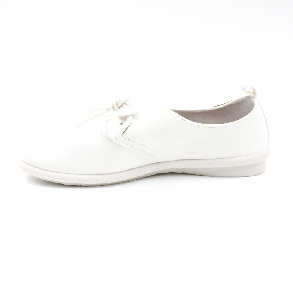 Pierre Cardin Riviera Lace Up Flats - White
