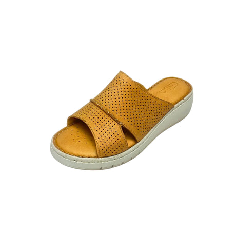 Gia Tan Perforated Flatform Sandal – product image 1
