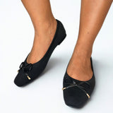 Wild Alice Black Fabric Bow Pump – detail shot
