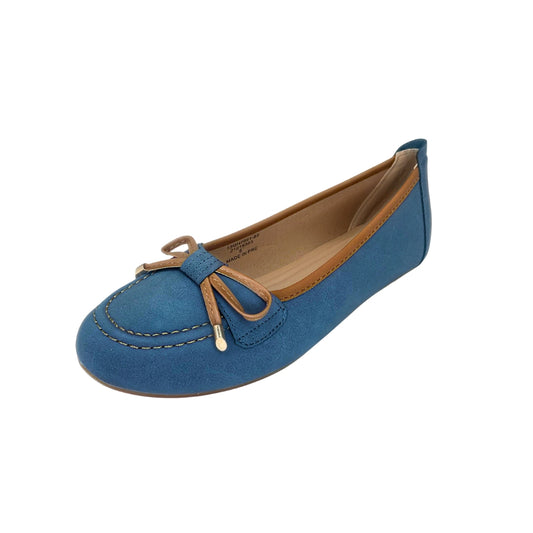 Queue navy PUMP with tan trim