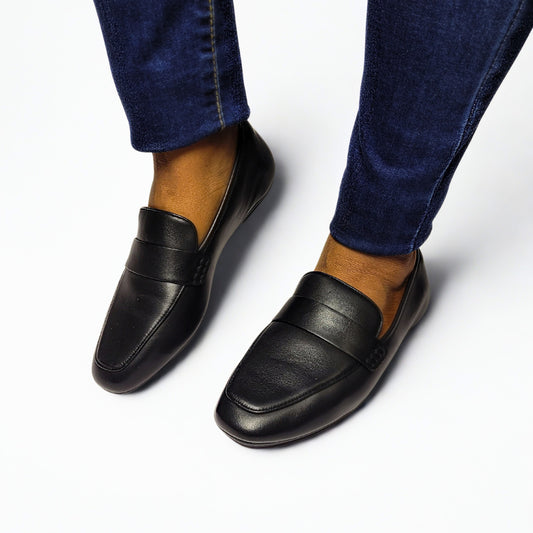  FitFlop Delicato black leather loafers with slip-on design and Dynamicush cushioning. 1