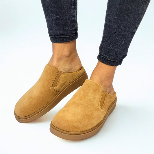  FitFlop GEN-FF tan suede mules with Microwobbleboard sole and triple-density cushioning for arch support 1