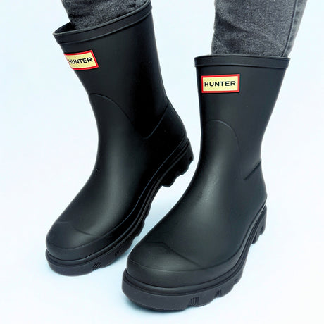 Hunter Downpour Short Wellington black waterproof rubber boot vegan lightweight 1