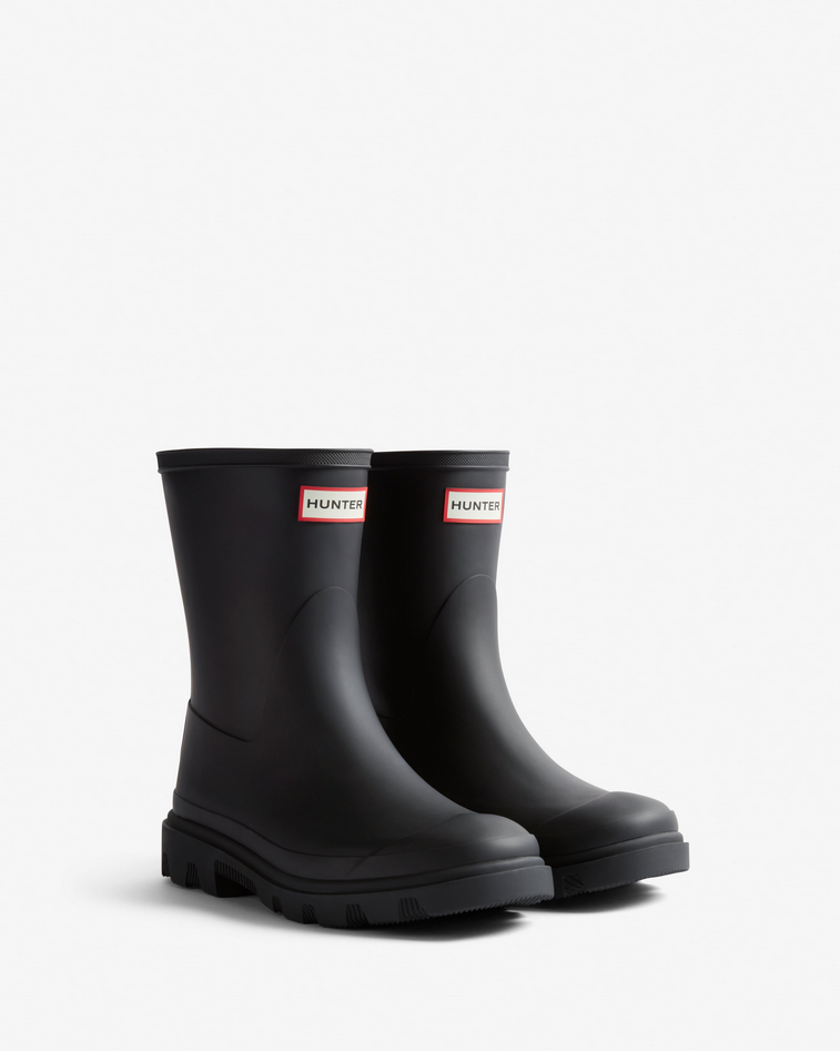 Hunter Downpour Short Wellington black waterproof rubber boot vegan lightweight  2