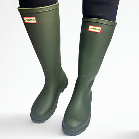 Hunter Downpour Tall Wellington olive waterproof rubber boot vegan lightweight 1