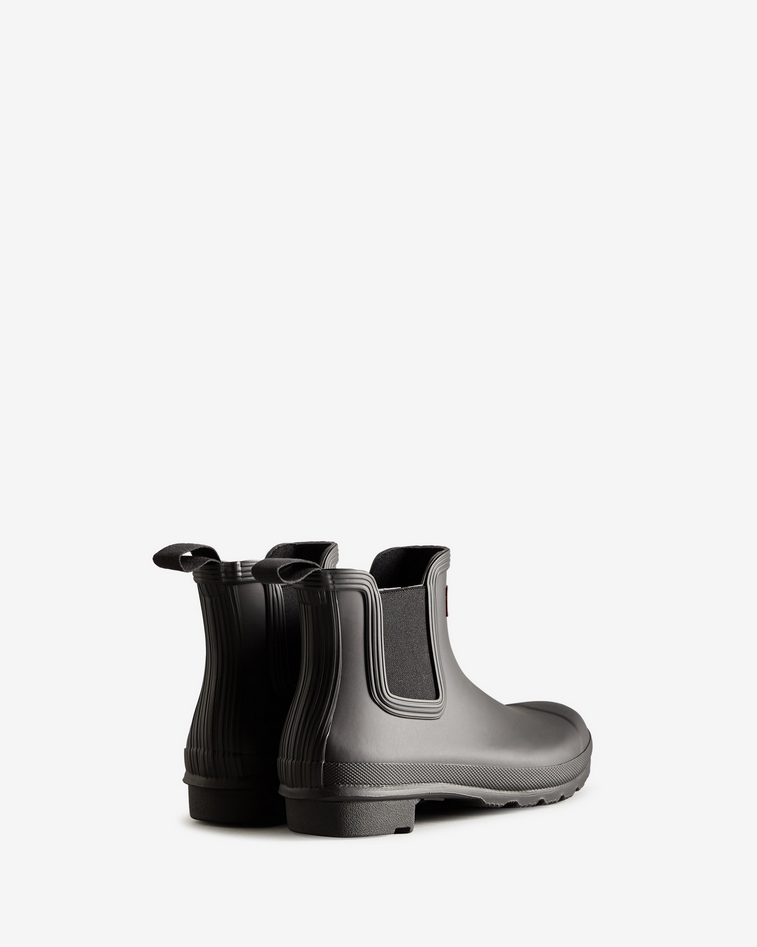 Hunter Original Chelsea black matte waterproof rubber boot with elastic gussets and pull tab. 4