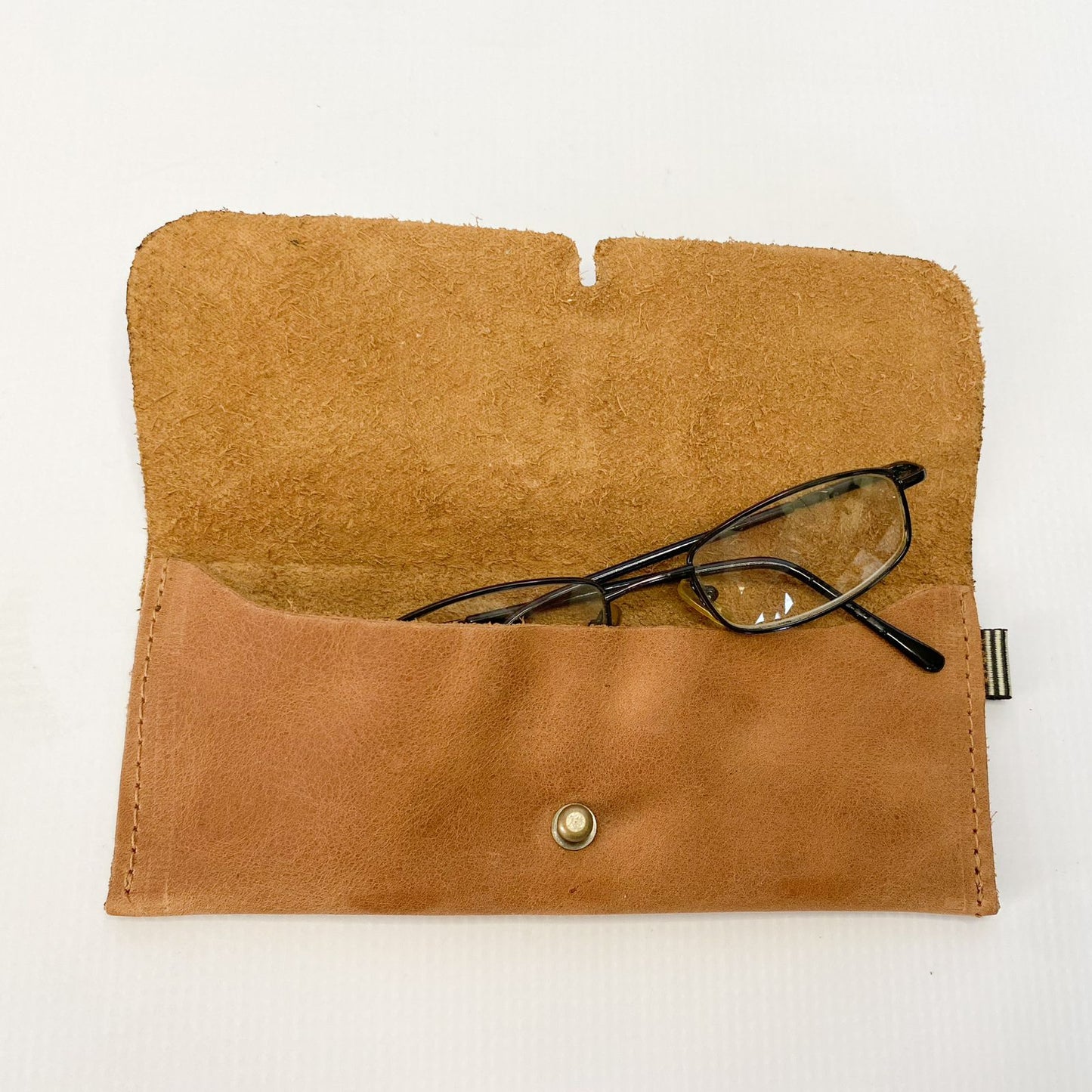 Gia leather tan sunglass pouch