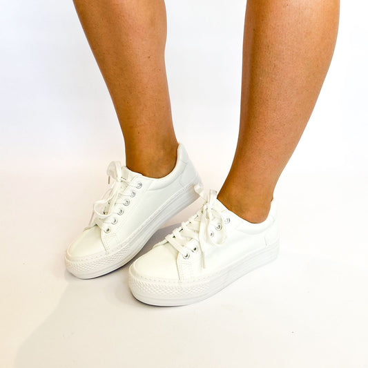 Savoy white lace up sneaker