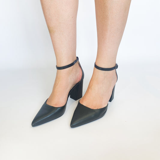 KG black pointy block heel