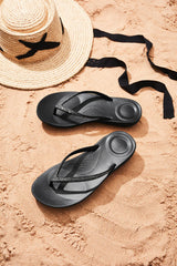 Fitflop Iqushion Sparkle Ergonomic Flip-flops - Black