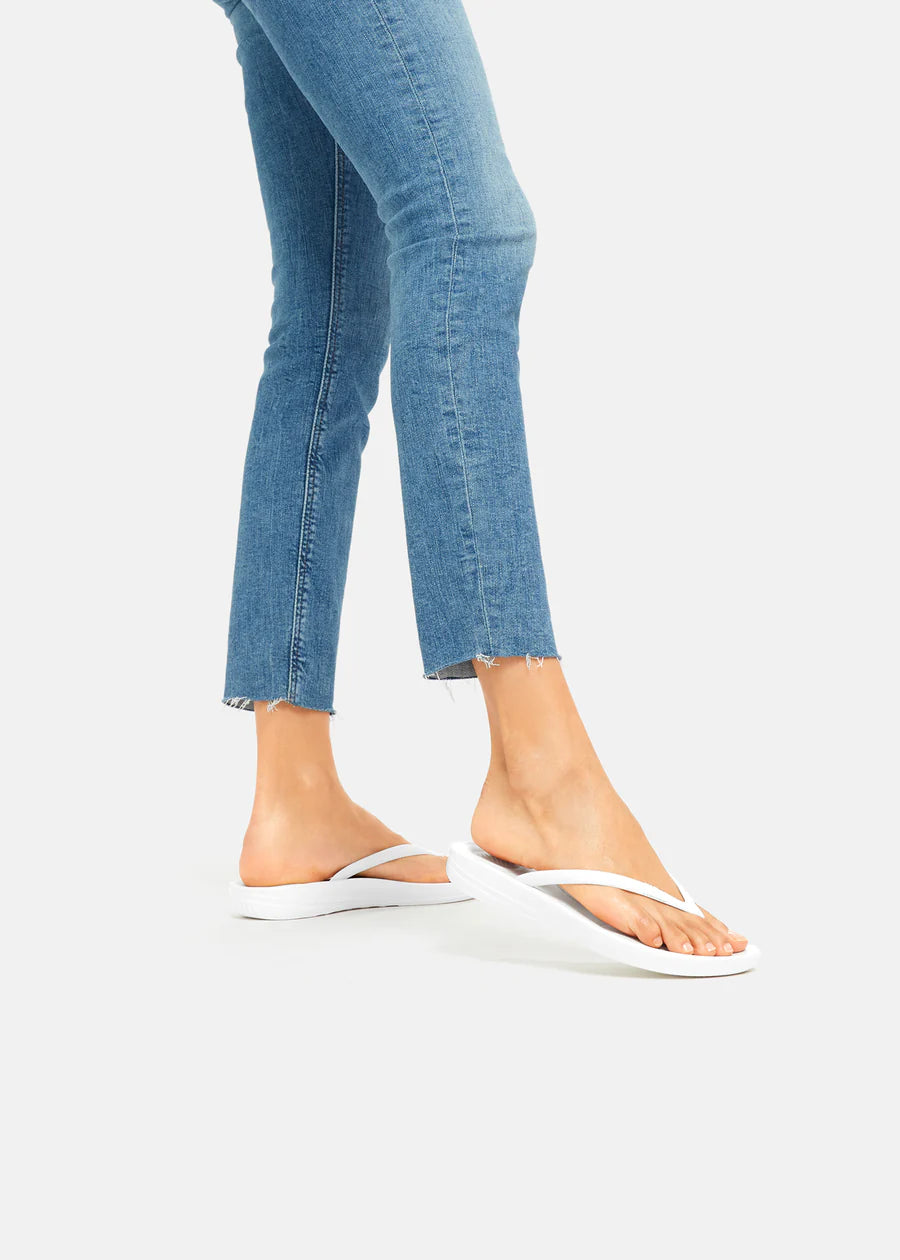 Fitflop Iqushion Ergonomic Flip-flops - Urban White