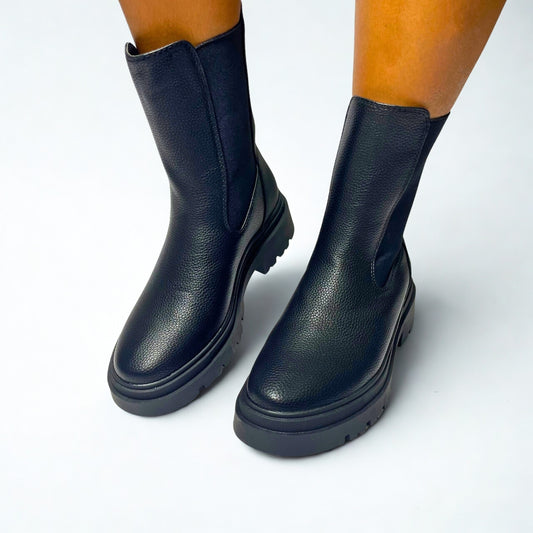 Jumbo 3/4 black chelsea boot