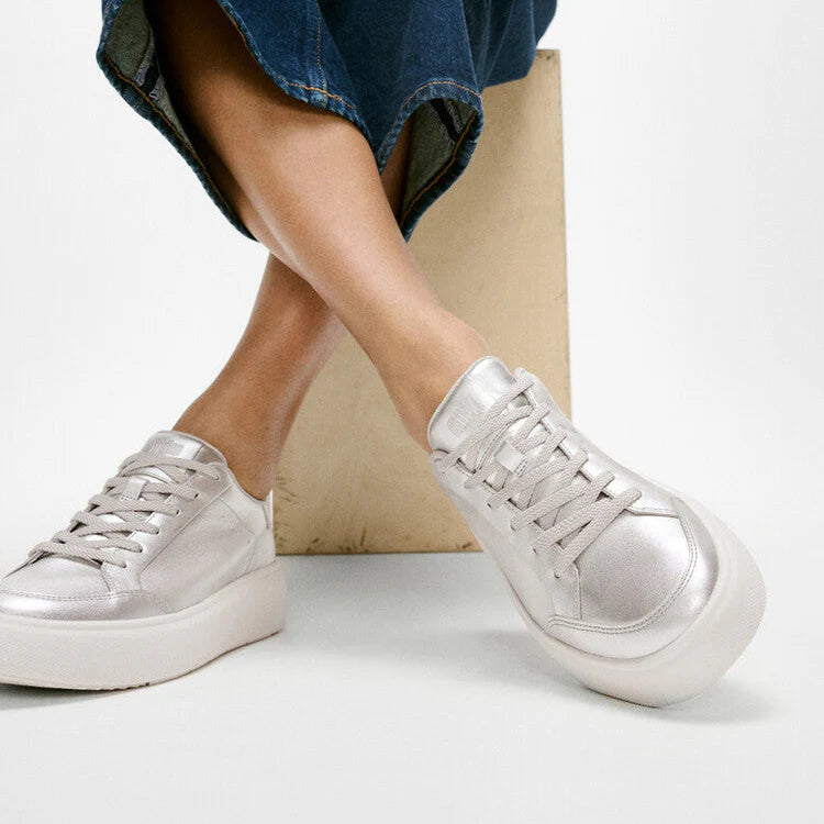 Fitflop Silver Rtg Metallic-leather Sneakers – detail shot