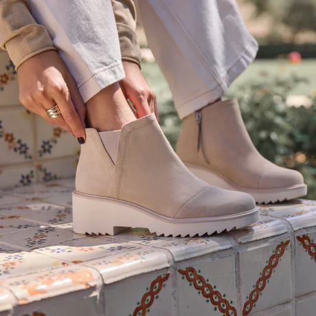 Toms Oatmeal Maude Wedge Boot – detail shot