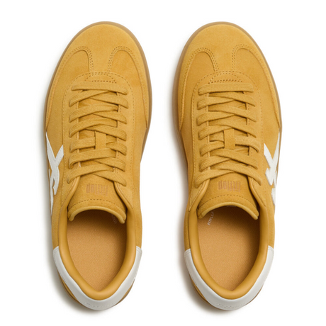 Fitflop Tumeric/white The Dash Sneaker – detail shot