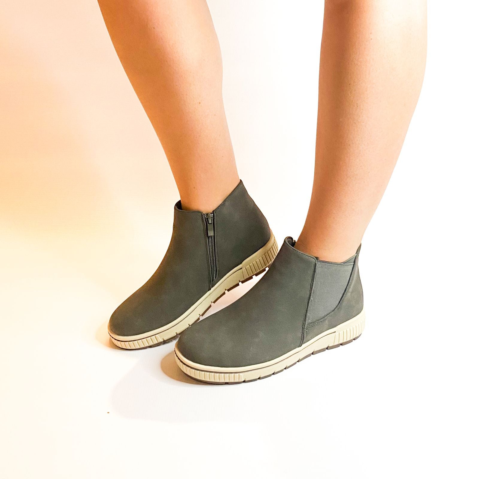 Savoy charcoal elasticated boot Queue Shoes