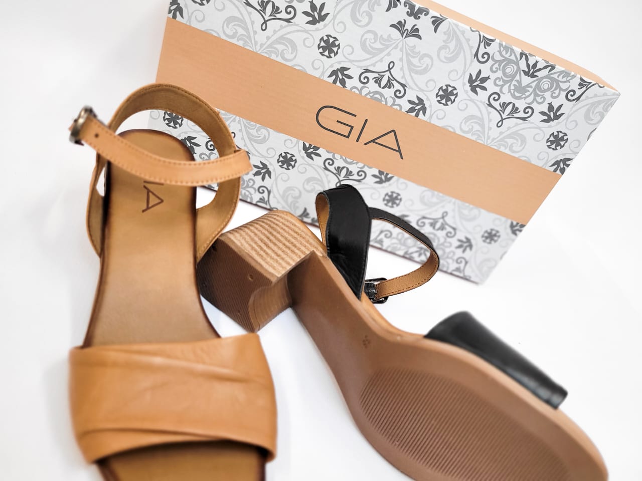 Gia tan leather block heel sandal