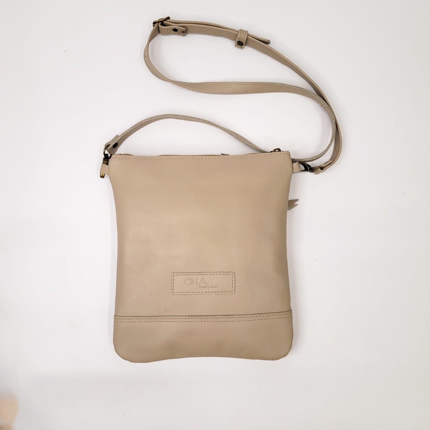 Gia leather oyster beige postman bag