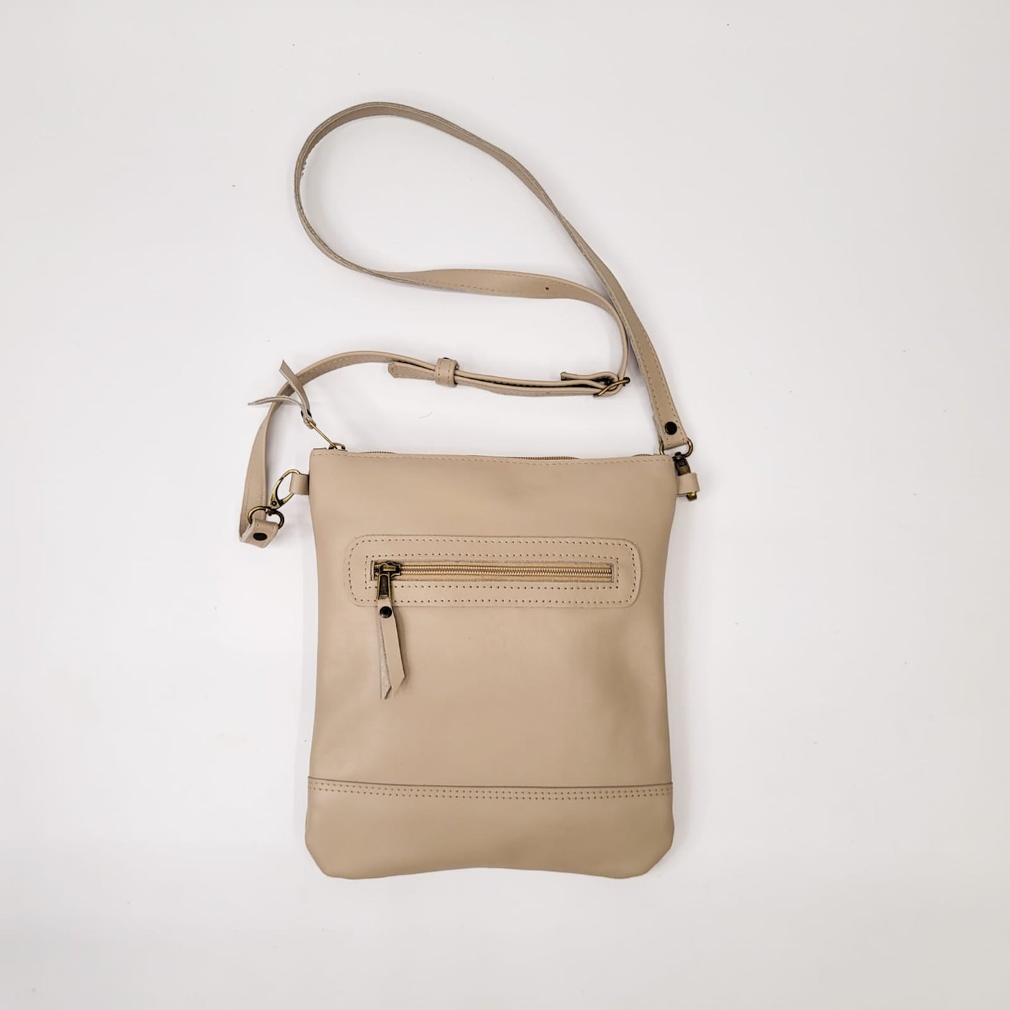 Gia leather oyster beige postman bag